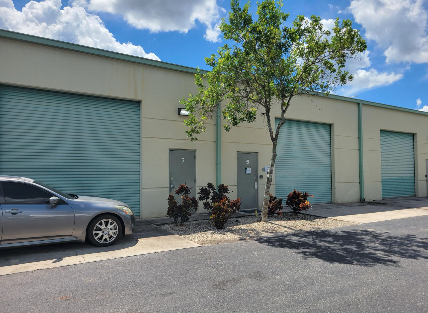 INDUSTRIAL FLEX SPACE LEHIGH ACRES